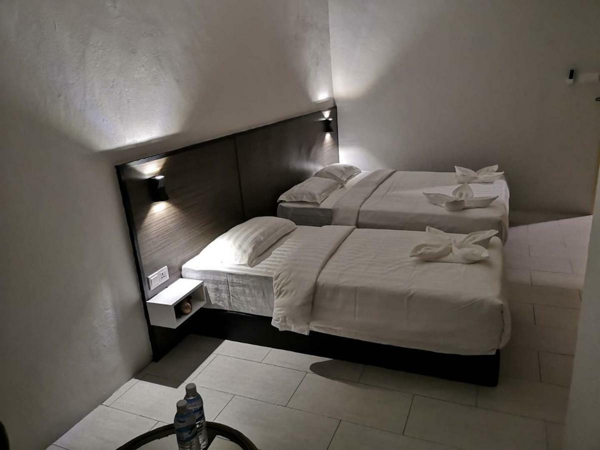 Luna Guesthouse Semporna Extérieur photo